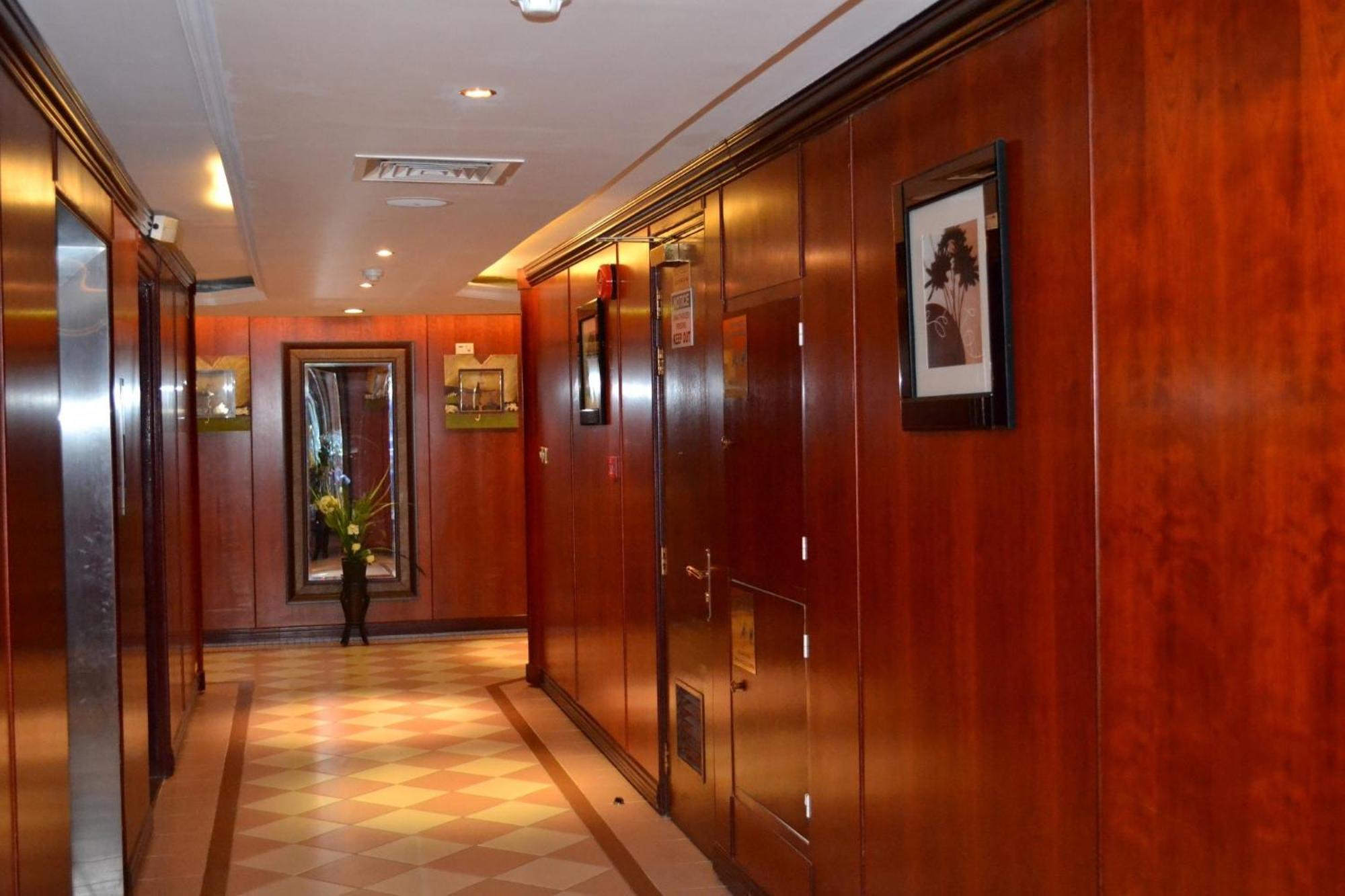 Abu Dhabi Plaza Hotel Apartments Exterior photo