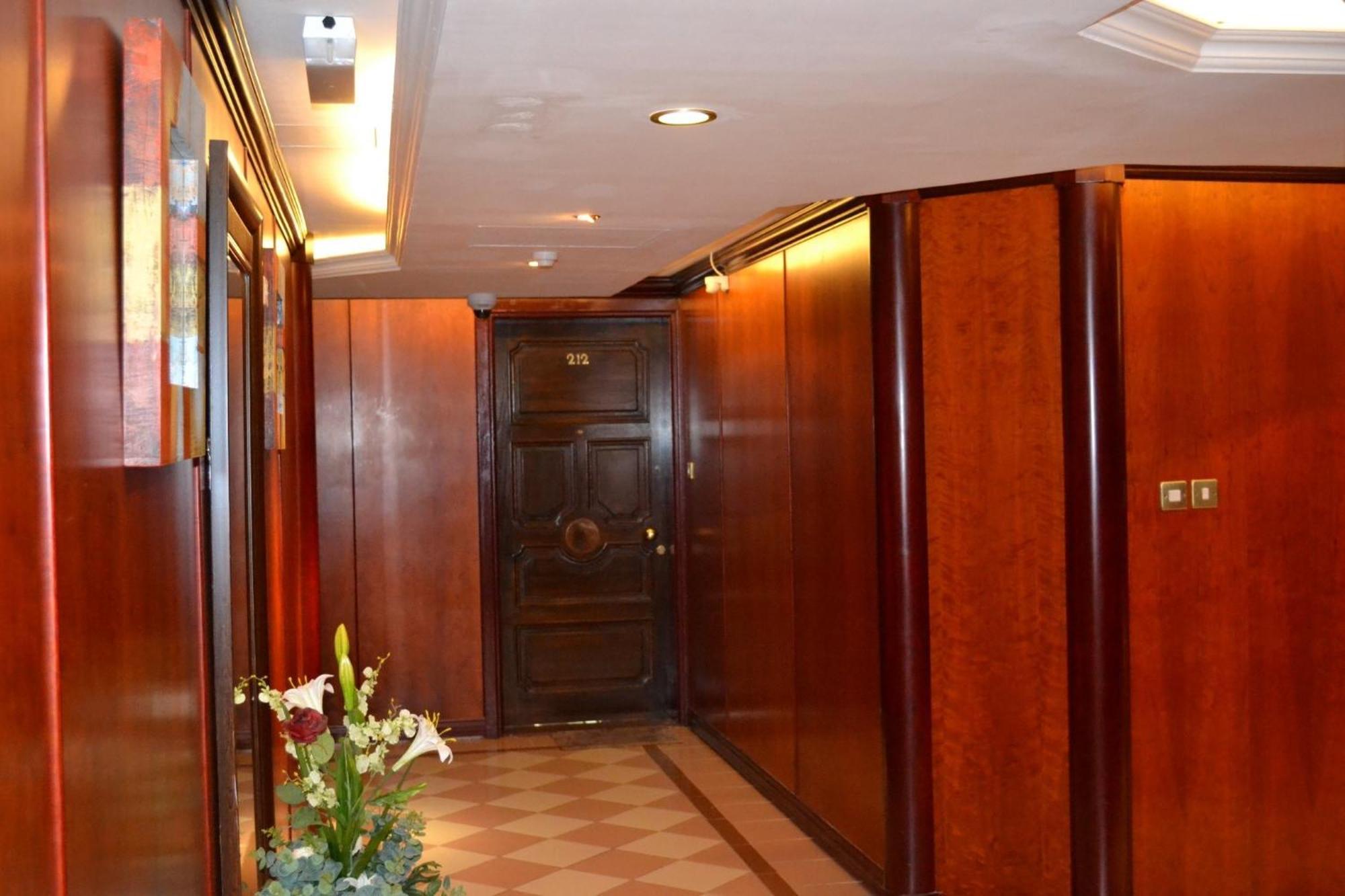 Abu Dhabi Plaza Hotel Apartments Exterior photo