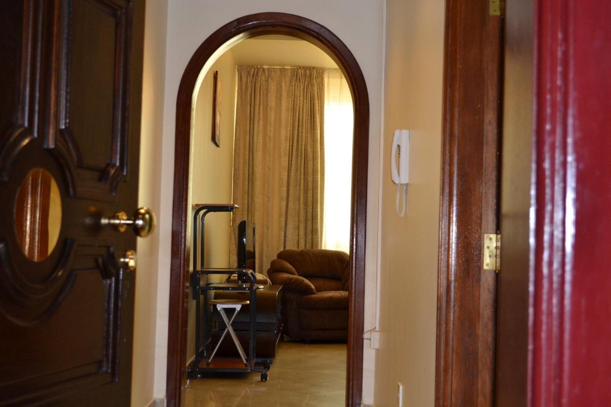 Abu Dhabi Plaza Hotel Apartments Exterior photo