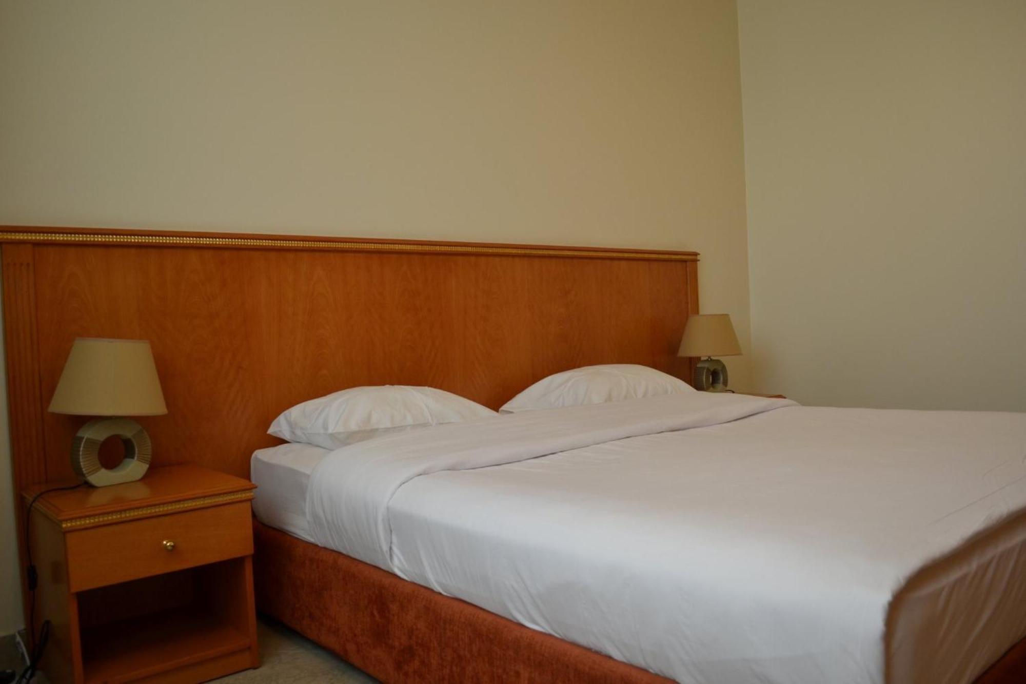 Abu Dhabi Plaza Hotel Apartments Exterior photo