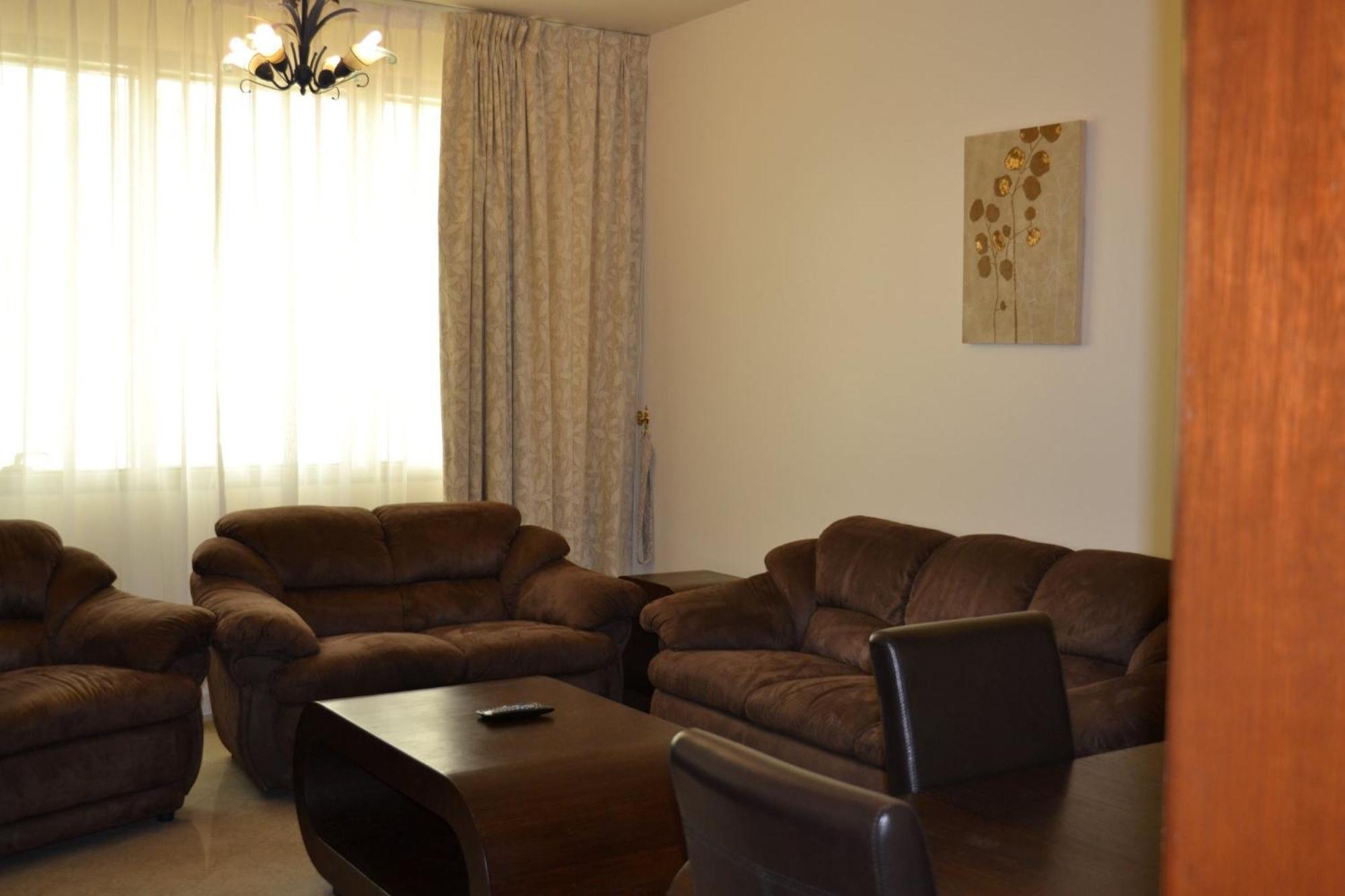 Abu Dhabi Plaza Hotel Apartments Exterior photo